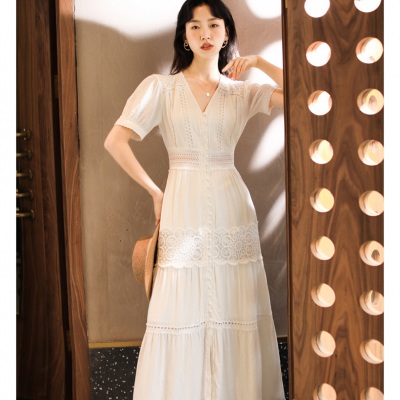 熱銷 夏季白色長裙V領復古法式仙女裙子收腰顯瘦沙漠連衣裙度假沙灘裙